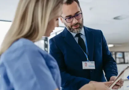 فرق سوپروایزر و مترون چیست؟ مقایسه وظایف، جایگاه و حقوق