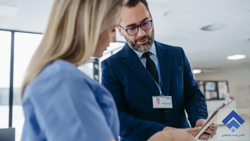 فرق سوپروایزر و مترون چیست؟ مقایسه وظایف، جایگاه و حقوق 1 فرق سوپروایزر و مترون چیست؟ مقایسه وظایف، جایگاه و حقوق